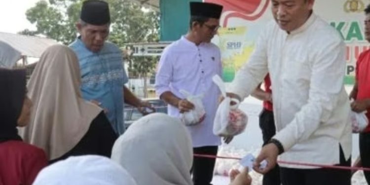 Kapolres Pasaman Barat Bagikan Paket Daging Kurban Untuk Masyarakat ini pesan Kapolres
