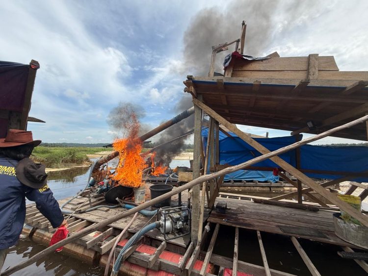 Berbekal Info dari Media Online, Polsek Singingi Hilir Sikat PETI Dompeng di Tanjung Pauh