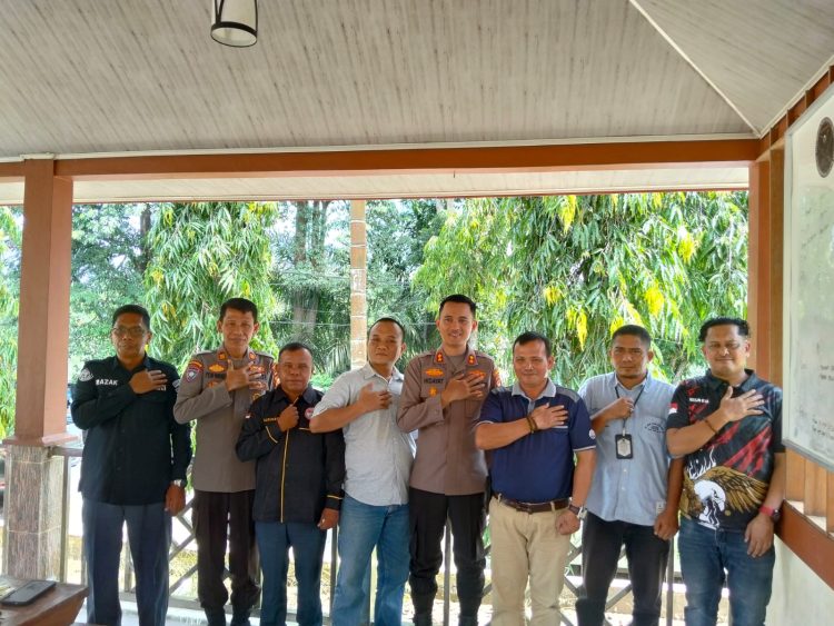 Forum Pers Independent Indonesia berkunjung ke Polres Kuansing untuk audensi bersama Kapolres.