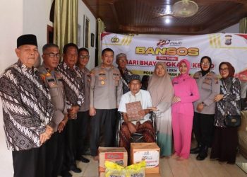 Sambut Hari Bhayangkara ke-80, Polres Pasaman Barat Gelar Anjangsana ke Purnawirawan dan Warakawuri Polri