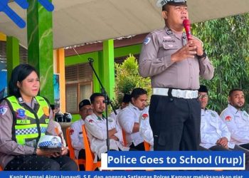 Police Goes to School di MAN 1 Kuok, Satlantas Polres Kampar Edukasi Keselamatan Berlalu Lintas dan Bagikan Helm SNI