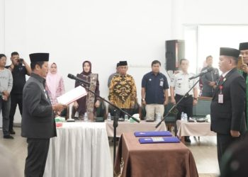 Plt Bupati H. Muklisin Kuansing Resmi Lantik Muradi Sebagai Sekda, dan Perkuat Roda Birokrasi 