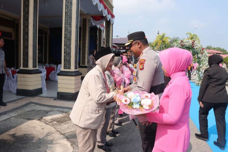 Kapolres Kampar Pimpin Pelepasan Upacara 7 Personil Purnabhakti ini daftarnya