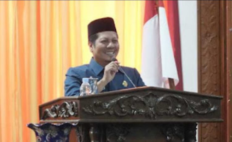 Plt Bupati muklisin Menghadiri Rapat paripurna DPRD, Pengesahan Ranperda pertanggungjawaban APBD 2025