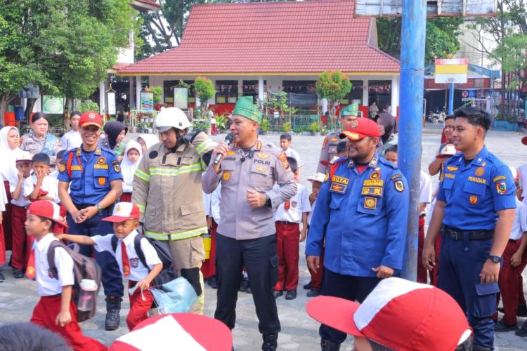 Tanamkan Kepedulian Lingkungan Sejak Dini, Polresta Pekanbaru Gelar Edukasi Green Policing di SD Negeri 68