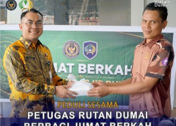 Peduli Sesama, Petugas Rutan Dumai Berbagi Jumat Berkah