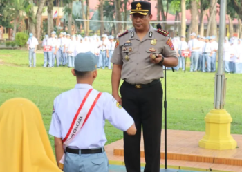 Kapolres Pasaman Barat Pimpin Apel di SMA N 1,Himbau Agar Tertib berlalu -lintas ini keteranganya