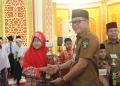Disdikpora Kabupaten Rohul Serahkan Hadiah Pemenang Lomba Tahfizd Qur’an Tingkat SD/MI 2026