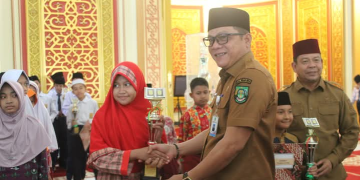 Disdikpora Kabupaten Rohul Serahkan Hadiah Pemenang Lomba Tahfizd Qur’an Tingkat SD/MI 2026